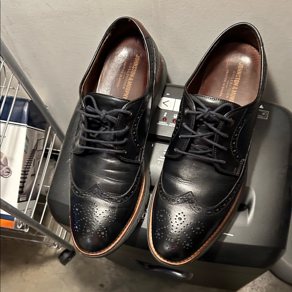 Johnston & Murphy Black Leather Oxfords